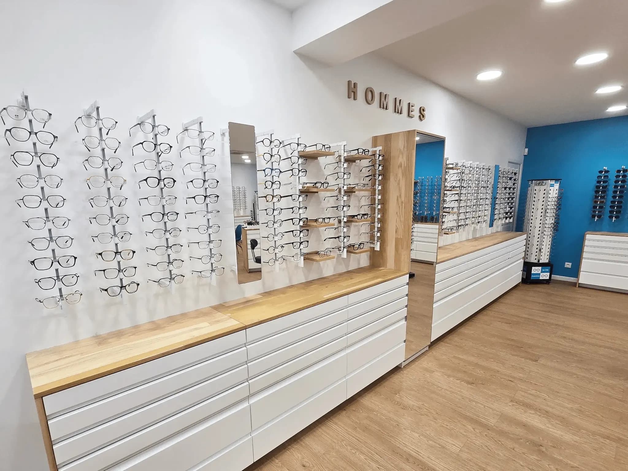 UN LARGE CHOIX DE MONTURES